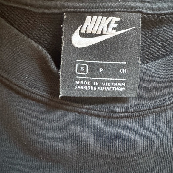 Nike Sweatshirt - Picture 6 of 6